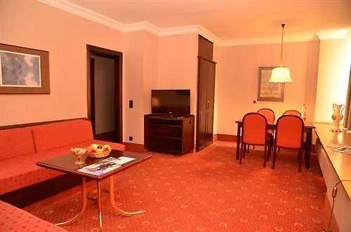 Hotell Appartel Am Dom 4*