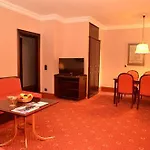 Hotel Appartel Am Dom 4*