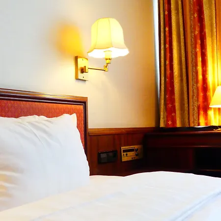 Hotel Appartel Am Dom 4*