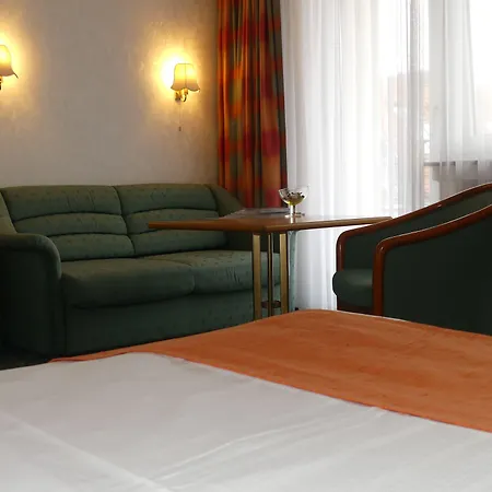 Appartel Am Dom 4*