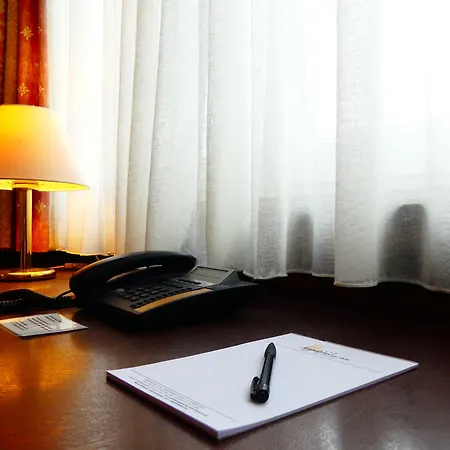 多姆阿帕特尔酒店 科隆