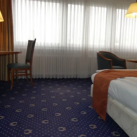 アパーテル アム ドム 4*