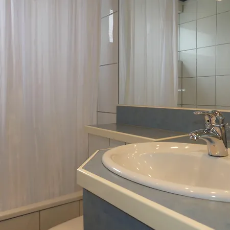 多姆阿帕特尔酒店 4* 科隆