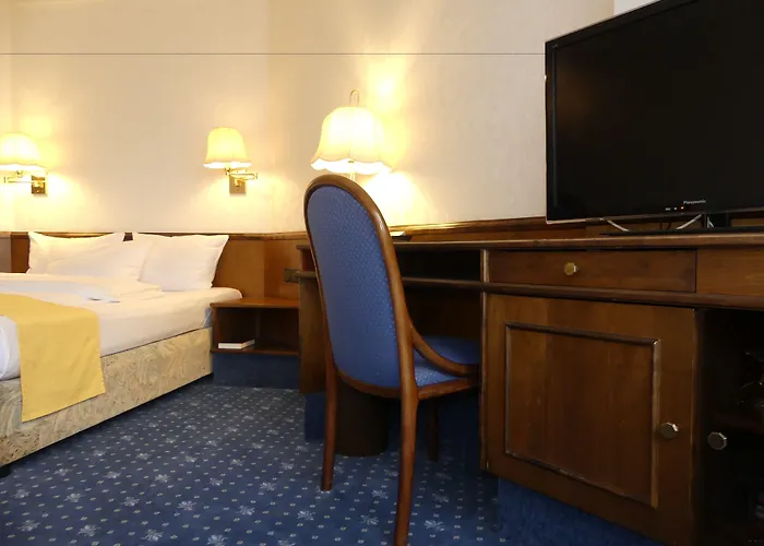 Appartel Am Dom Hotel 4*