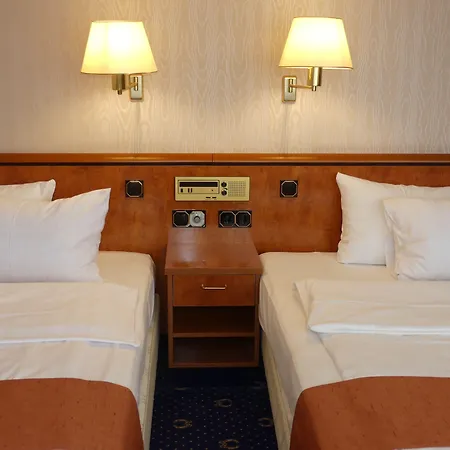 Hotel Appartel Am Dom 4*