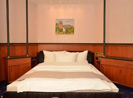 מלון Appartel Am Dom