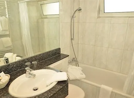 מלון Appartel Am Dom 4*