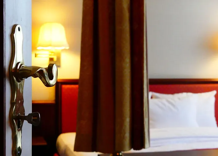 多姆阿帕特尔酒店 4* 科隆